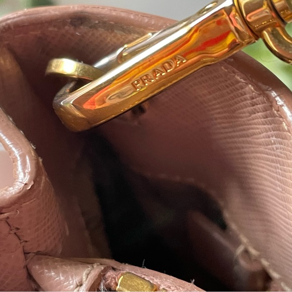 ❌SOLD❌on luxury site⭐️ HOST PICK⭐️Prada Galleria Saffiano Tote Bag 💕 Medium 💕 - Picture 15 of 16